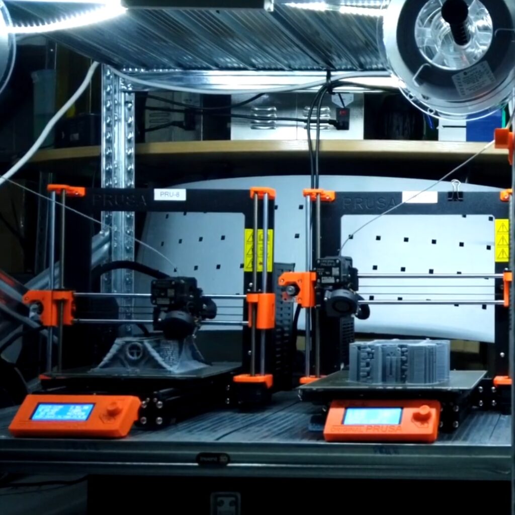 FDM 3d printers printing iain lovecraft medieval houses